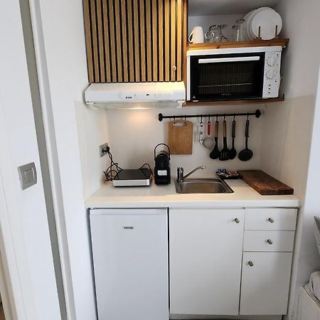 Euphoria Suites & Deluxe Studios Fira  Bagian luar foto