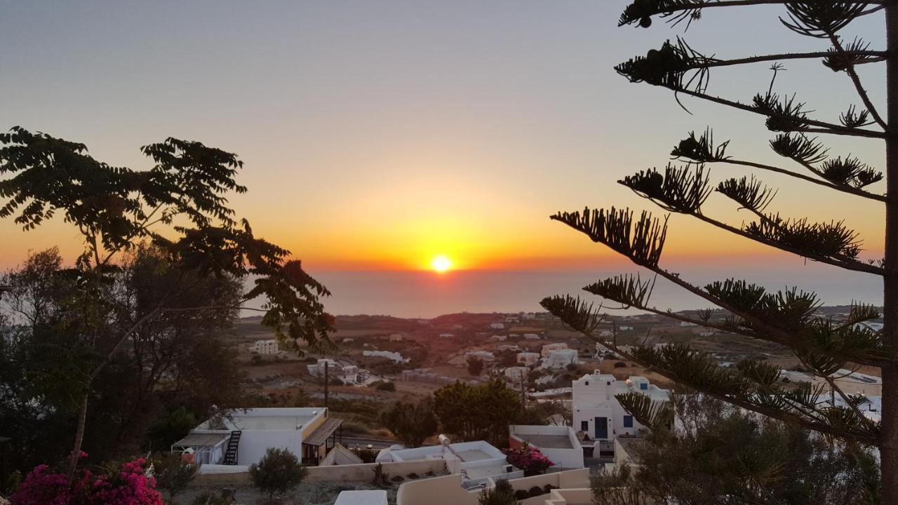 Euphoria Suites & Deluxe Studios Fira  Bagian luar foto