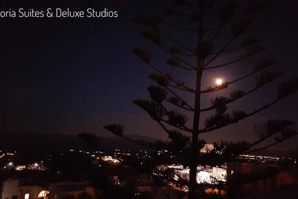 Euphoria Suites & Deluxe Studios Fira  Bagian luar foto