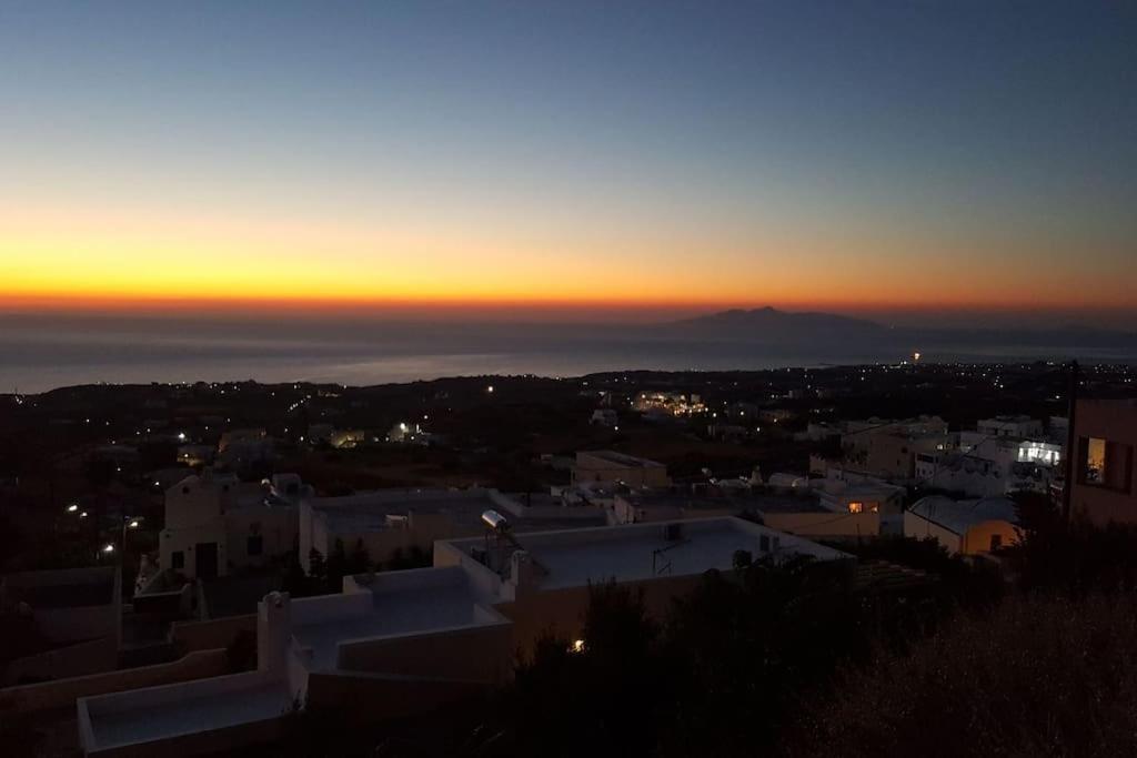 Euphoria Suites & Deluxe Studios Fira  Bagian luar foto