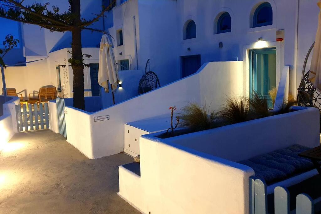 Euphoria Suites & Deluxe Studios Fira  Bagian luar foto