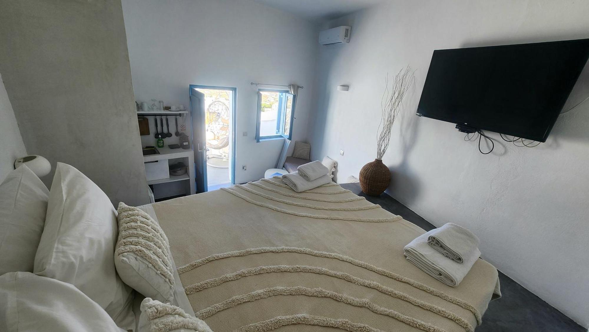 Euphoria Suites & Deluxe Studios Fira  Bagian luar foto