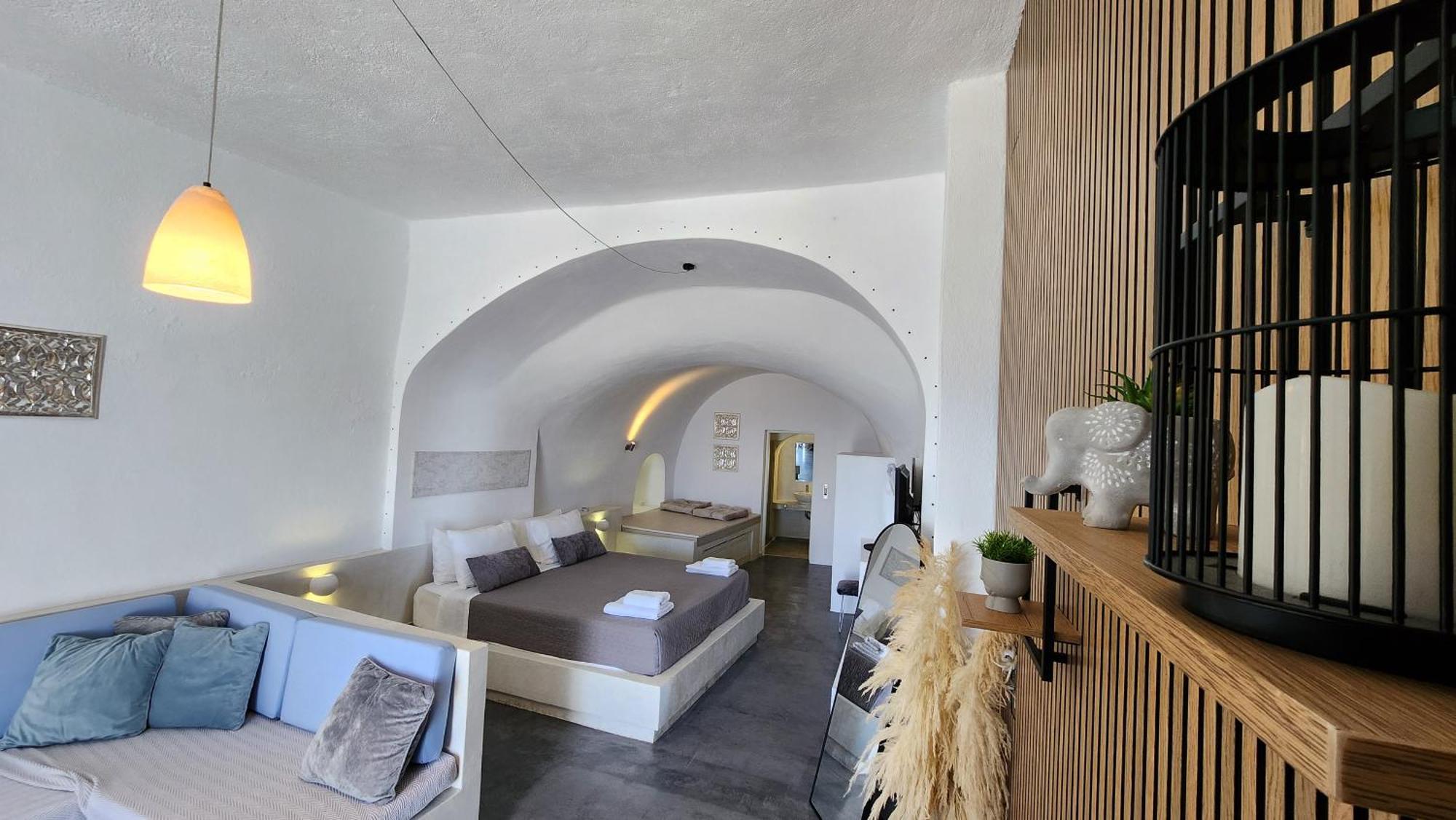 Euphoria Suites & Deluxe Studios Fira  Bagian luar foto