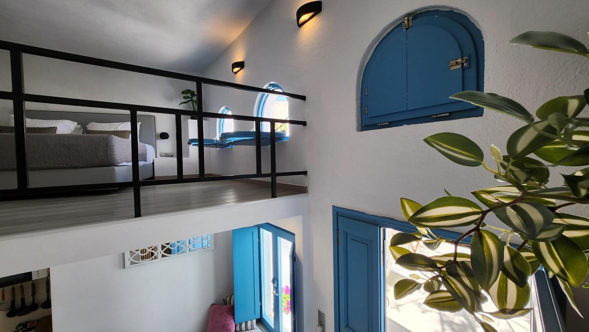 Euphoria Suites & Deluxe Studios Fira  Bagian luar foto