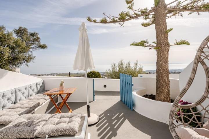 Euphoria Suites & Deluxe Studios Fira  Bagian luar foto
