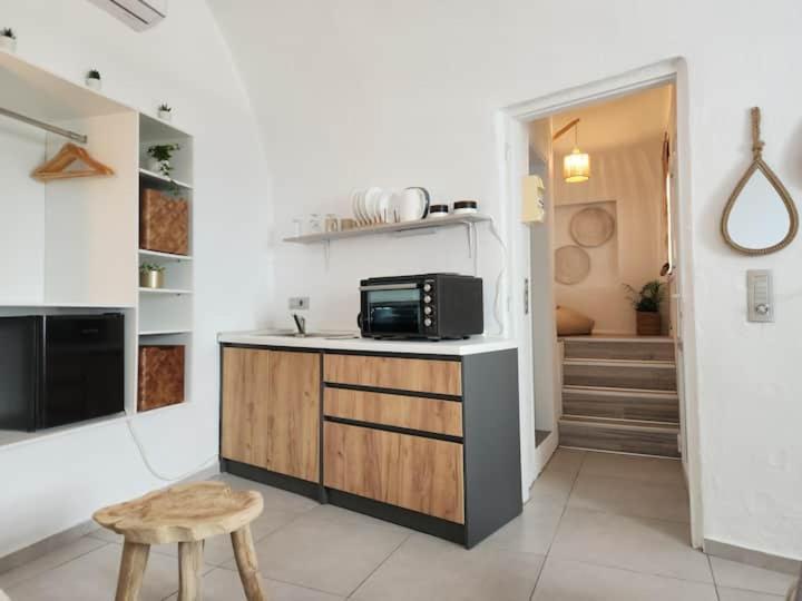 Euphoria Suites & Deluxe Studios Fira  Bagian luar foto