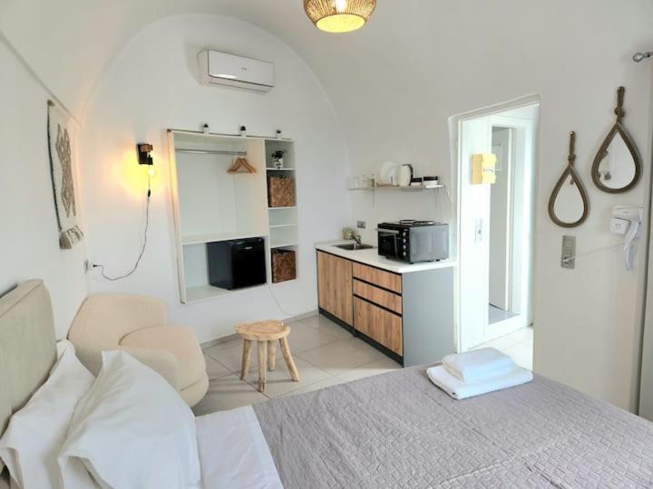 Euphoria Suites & Deluxe Studios Fira  Bagian luar foto