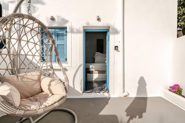 Euphoria Suites & Deluxe Studios Fira  Bagian luar foto
