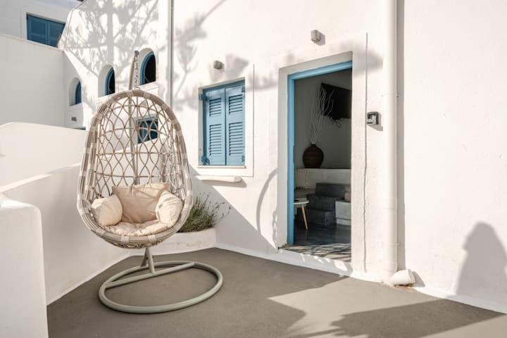 Euphoria Suites & Deluxe Studios Fira  Bagian luar foto