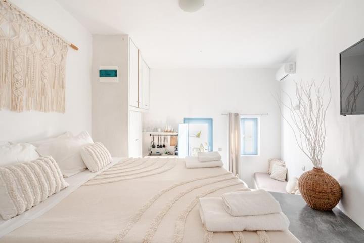 Euphoria Suites & Deluxe Studios Fira  Bagian luar foto