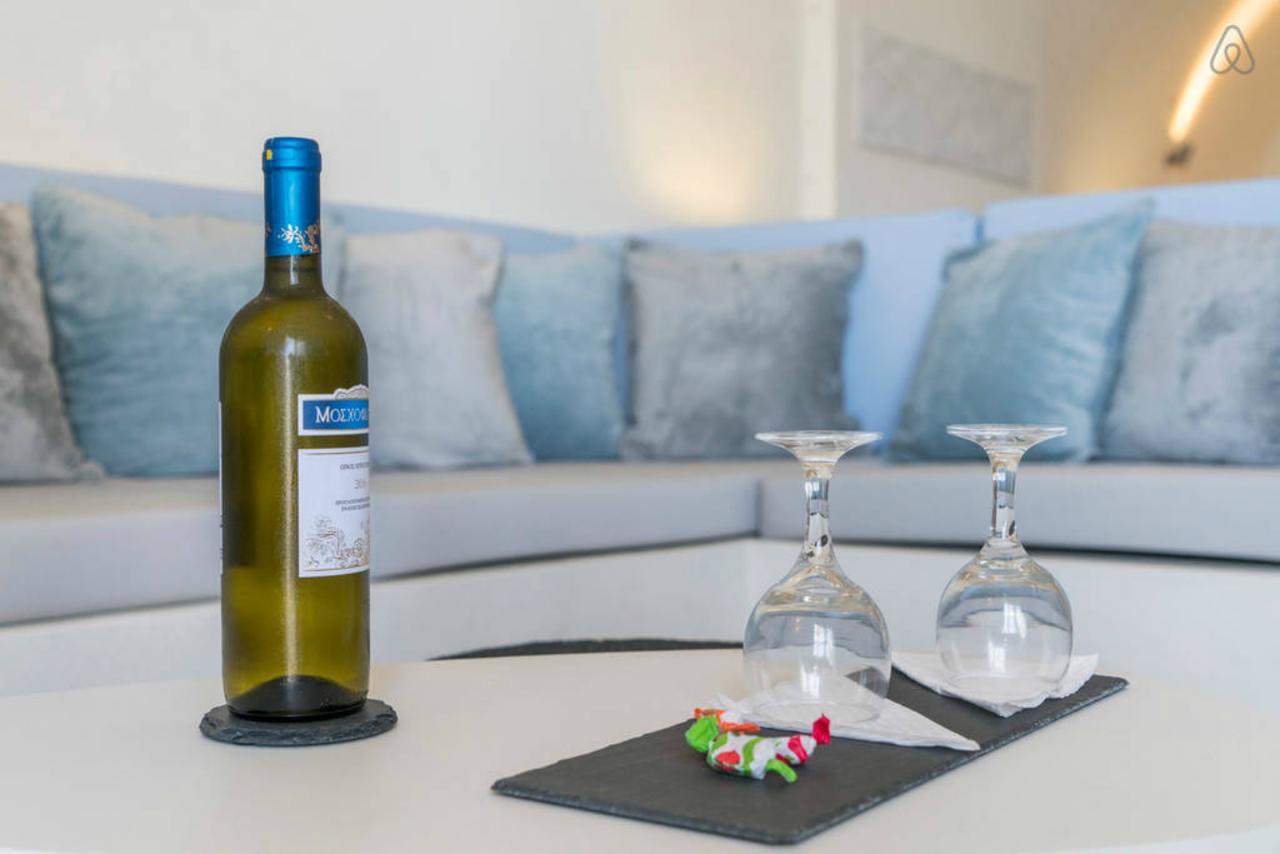 Euphoria Suites & Deluxe Studios Fira  Bagian luar foto